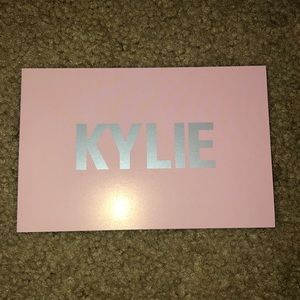 Kylie Jenner signed card!